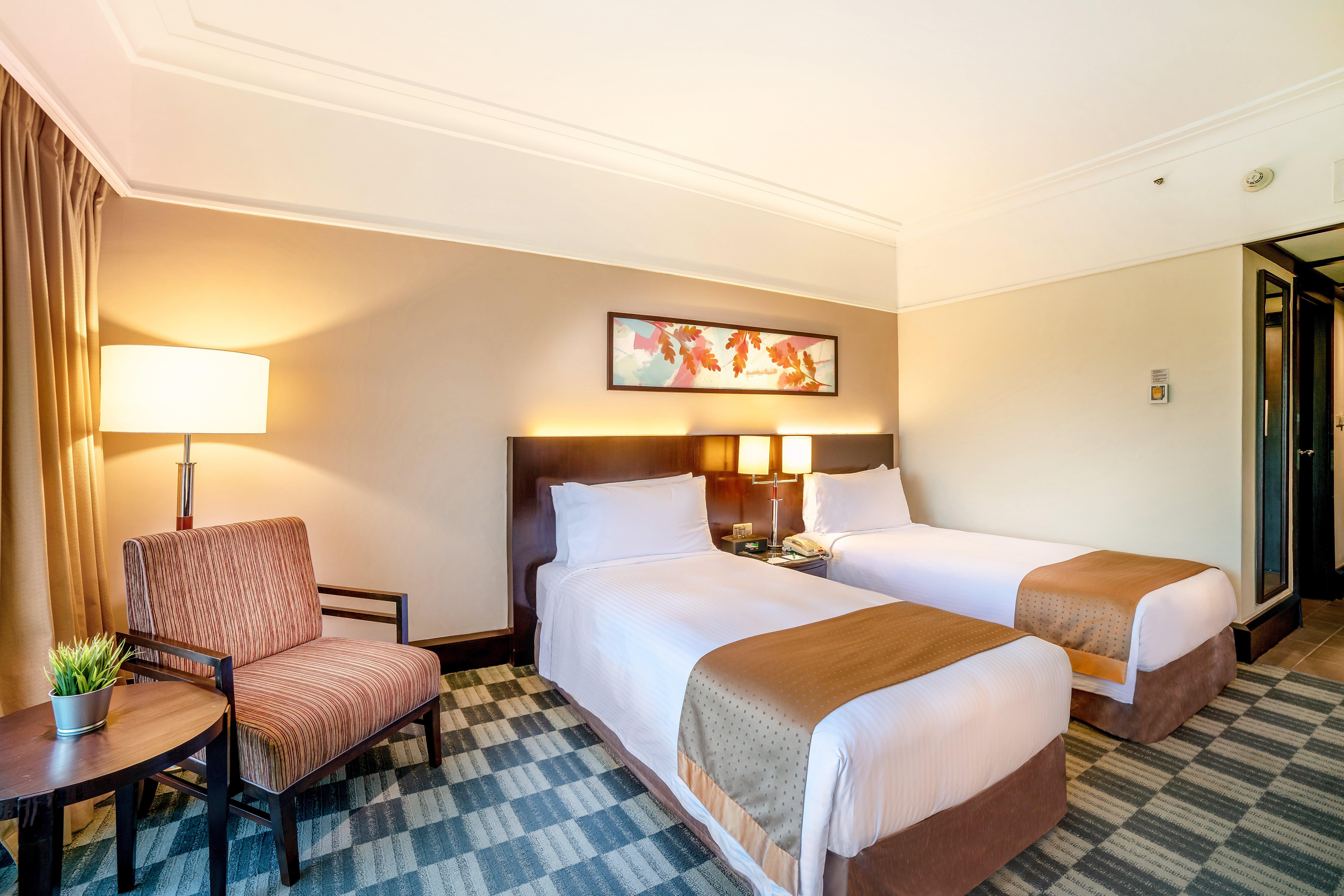 Glenmarie Hotel And Golf Resort Шах-Алам Экстерьер фото Deluxe Room