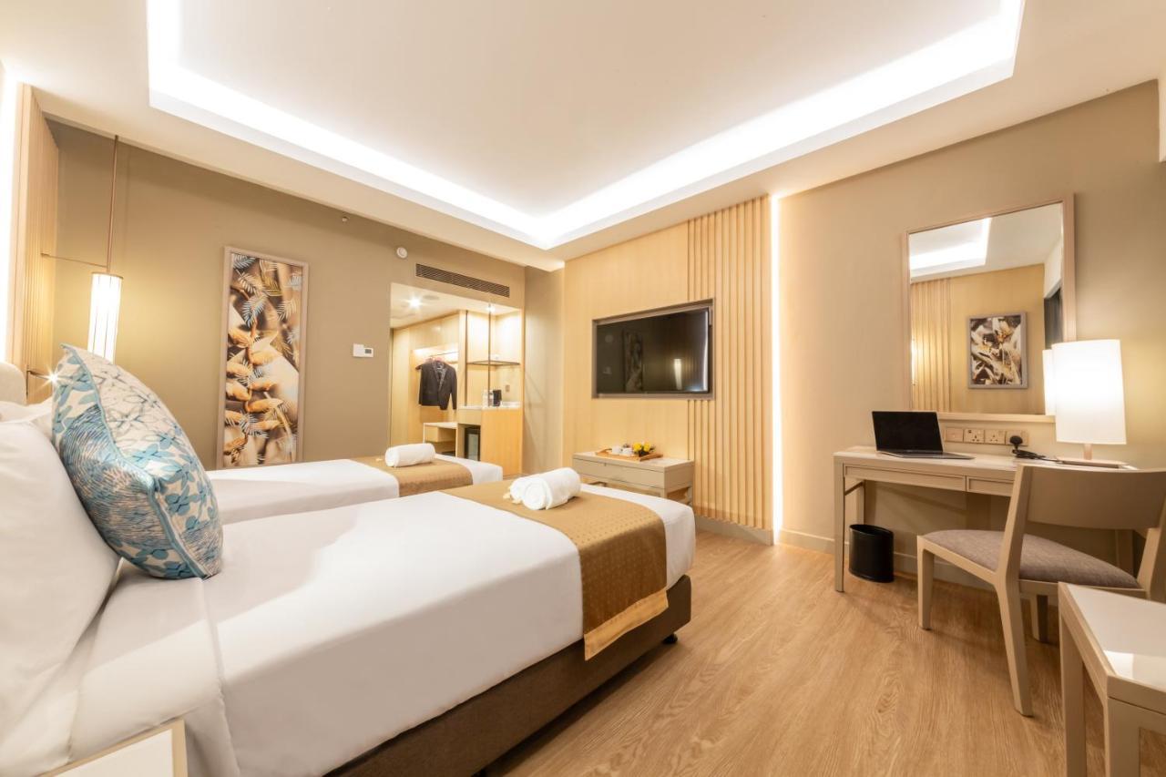 Glenmarie Hotel And Golf Resort Шах-Алам Экстерьер фото Deluxe Room