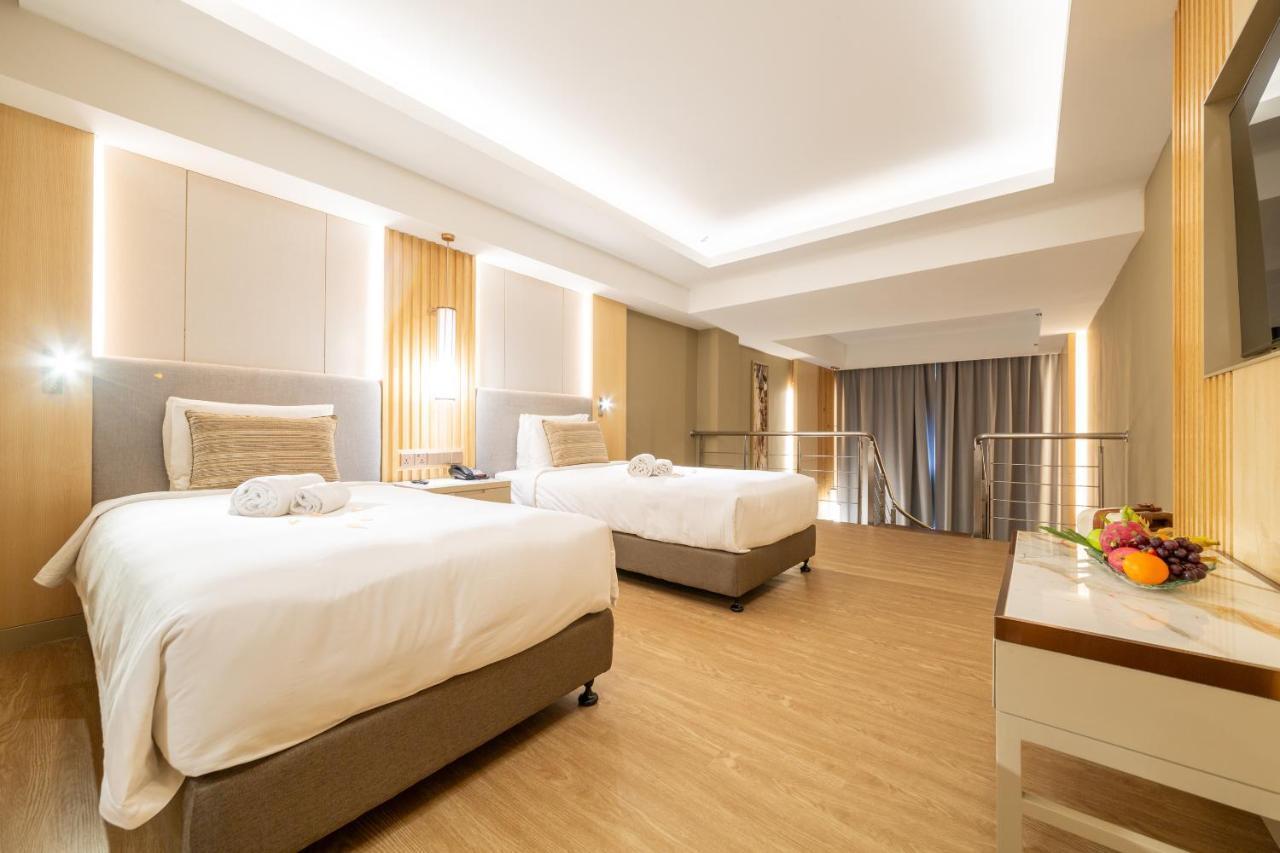 Glenmarie Hotel And Golf Resort Шах-Алам Экстерьер фото Deluxe Room