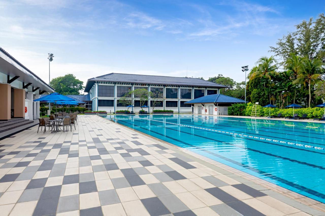 Glenmarie Hotel And Golf Resort Шах-Алам Экстерьер фото Swimming Pool