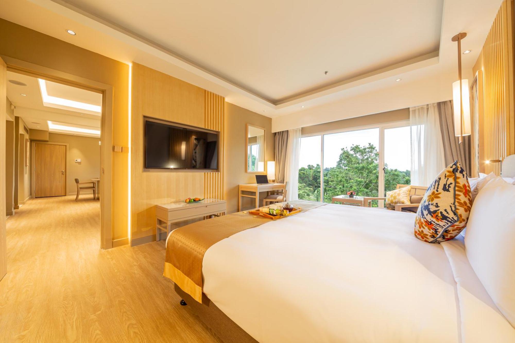 Glenmarie Hotel And Golf Resort Шах-Алам Экстерьер фото Deluxe Suite