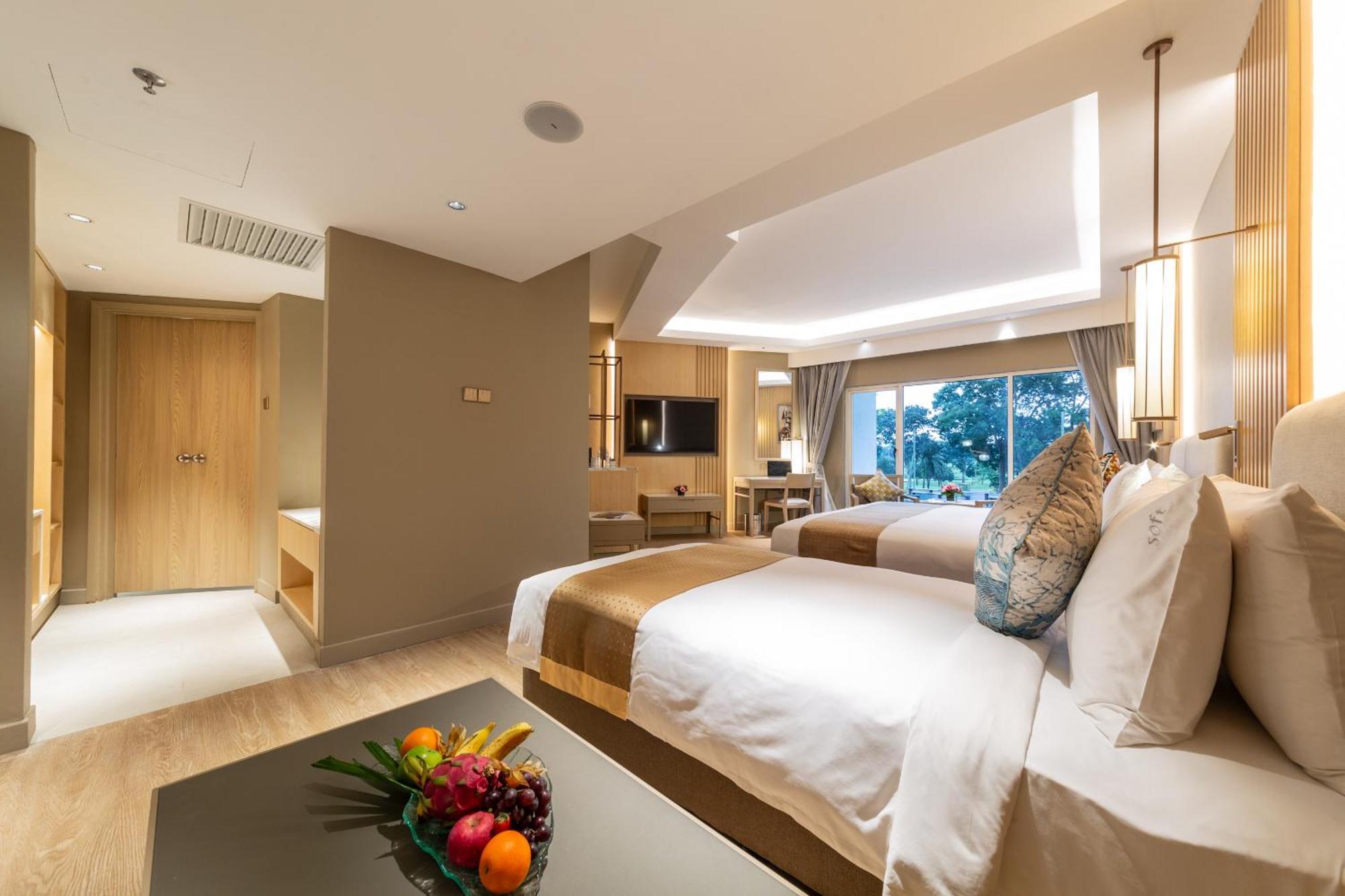 Glenmarie Hotel And Golf Resort Шах-Алам Экстерьер фото Deluxe Suite