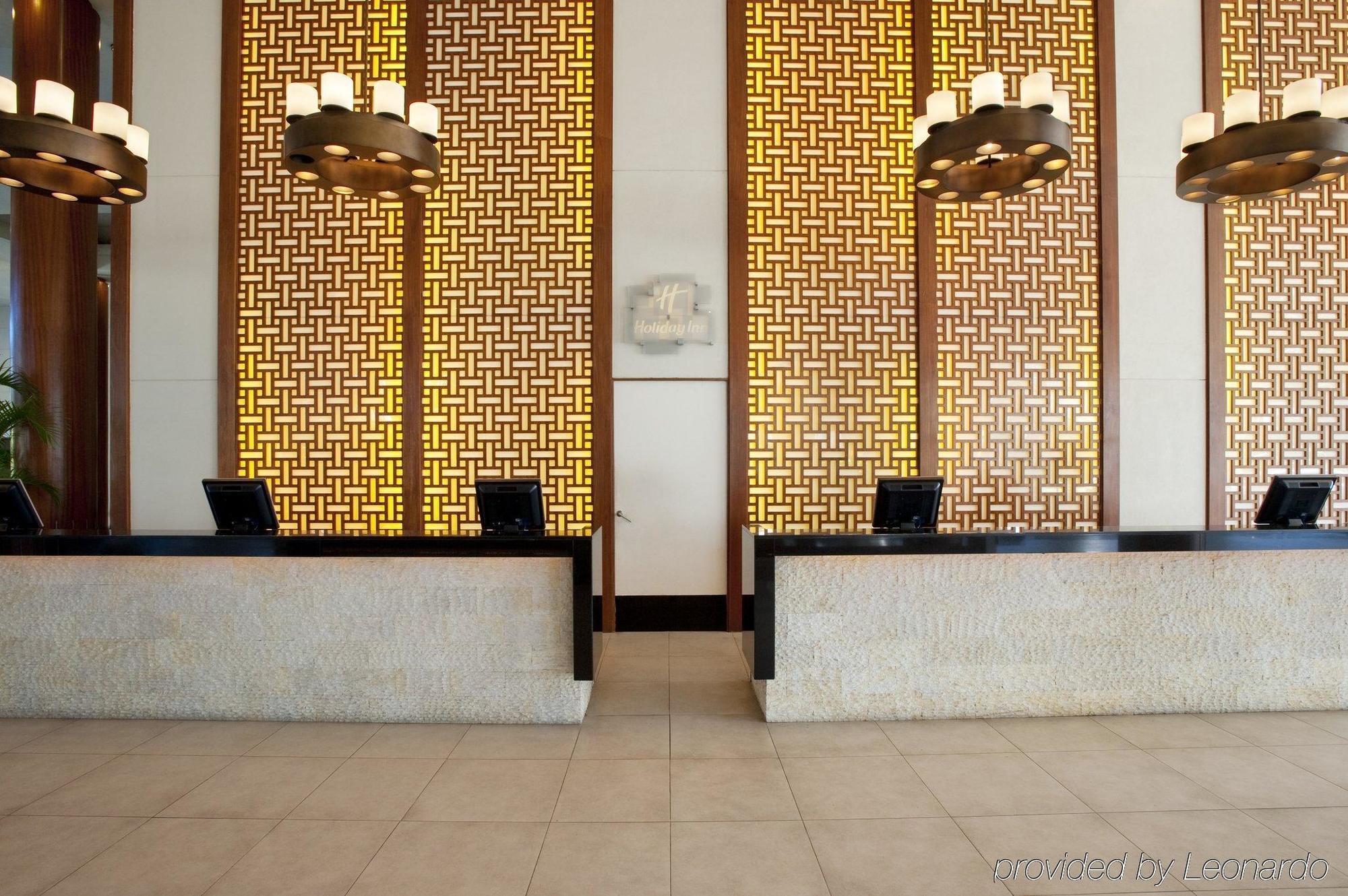 Glenmarie Hotel And Golf Resort Шах-Алам Интерьер фото The lobby of the hotel