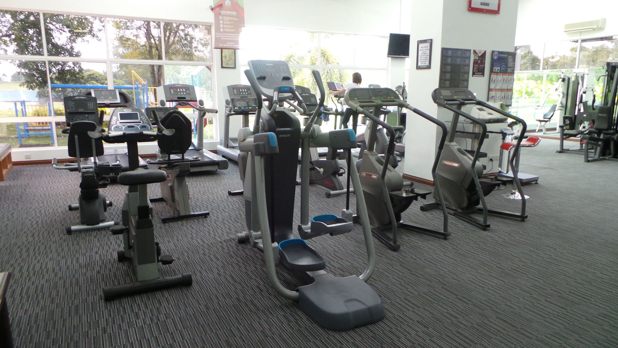 Glenmarie Hotel And Golf Resort Шах-Алам Экстерьер фото Elliptical cross trainer